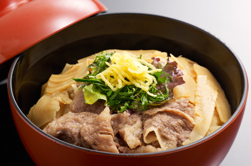 黒毛和牛たけのこ丼
